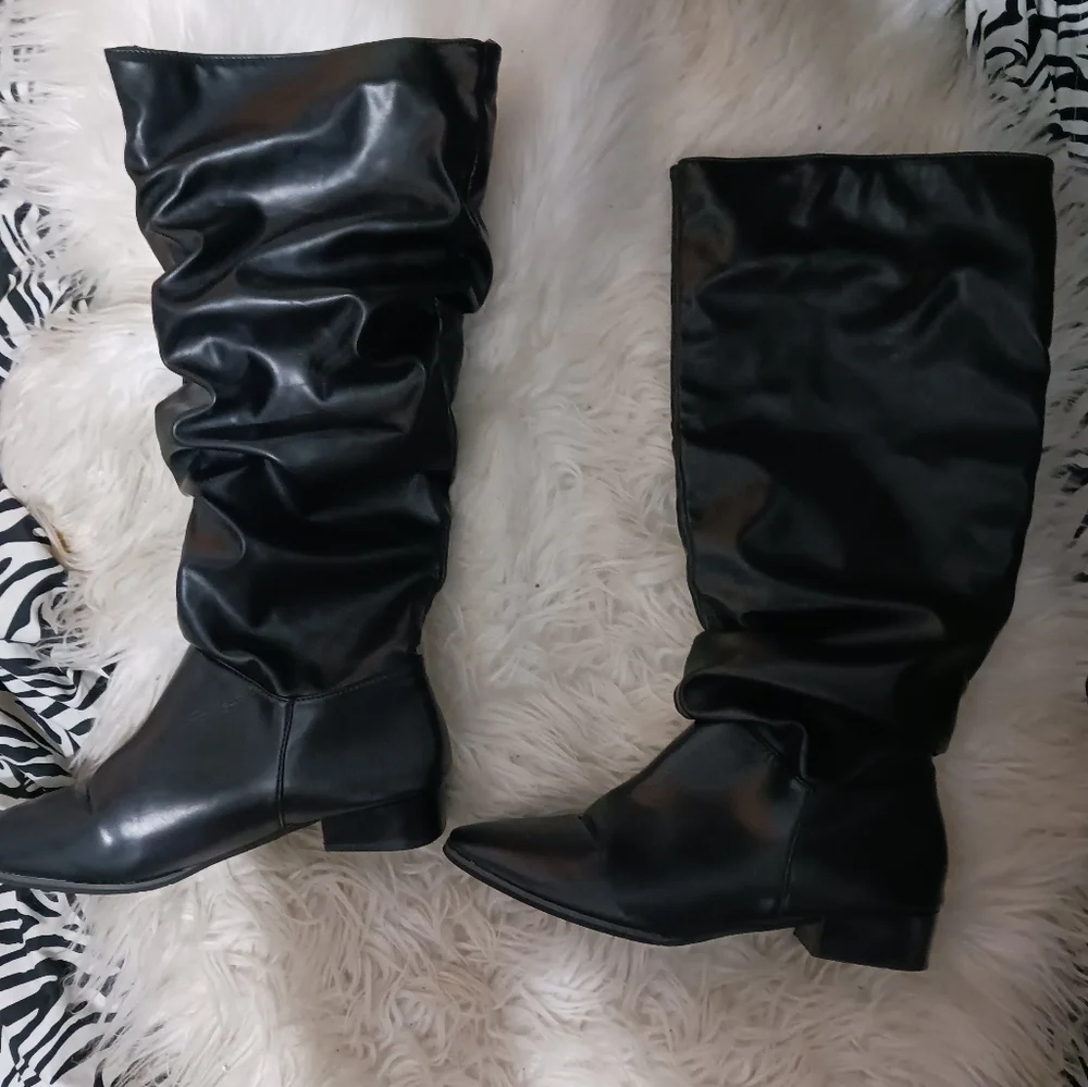 Women Black slouchy flat knee boots - Picture 3 of 12